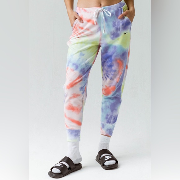 COPY - Nike Dri-FIT Get Fit Jogger Sweatpants - Picture 3 of 4